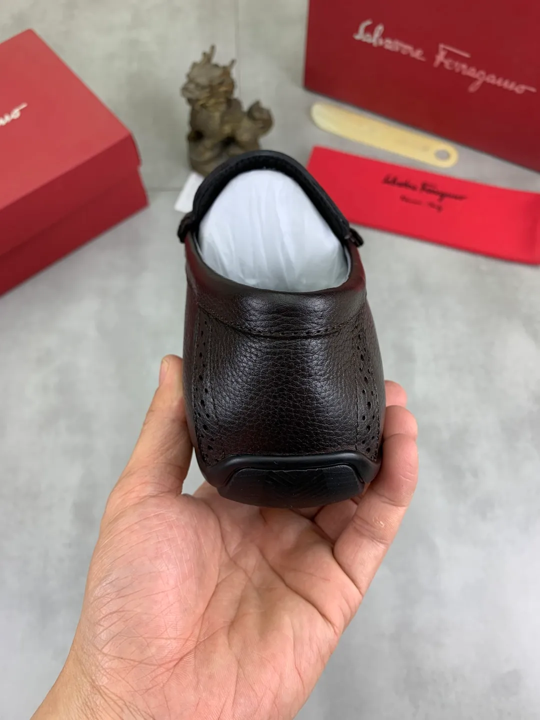 Men's Men's Shoes 💰P540💰[New Style] Water-dyed Niuli 🆘[Salvatore Ferragamo] Ferragamo's latest casual business leather shoes for men! Available at counters simultaneously! The fabric is made of specially imported original calfskin, the lining is made of imported water-dyed cowhide, and the original combination outsole is absolutely luxurious and leads the fashion trend. Matching code: 39-44 (38 45 customized) black optional